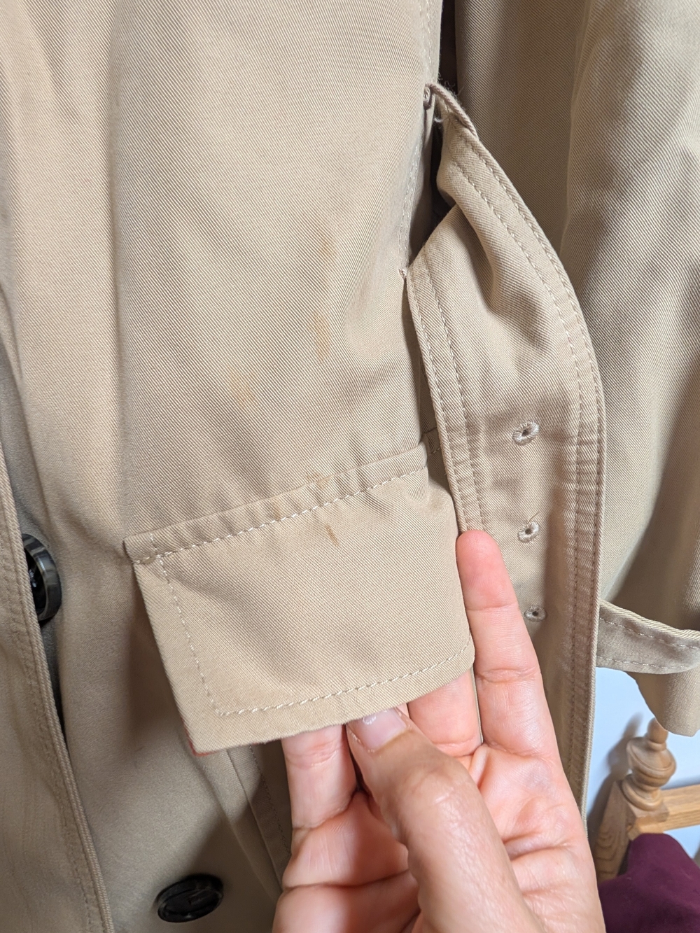 Classic Beige Trench Coat with Belt - Picture 6 of 8